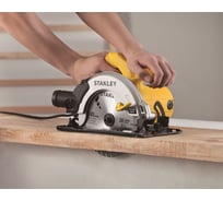 Дисковая пила Stanley STSC1618