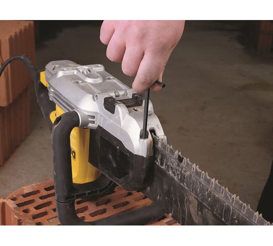 Пила DEWALT Аллигатор DWE398