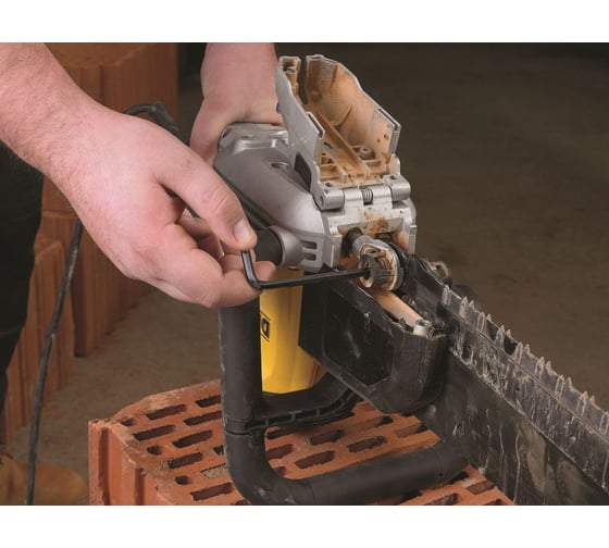 Пила DEWALT Аллигатор DWE398