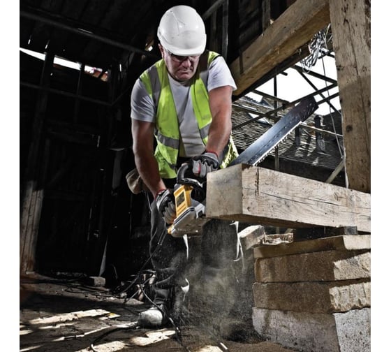 Пила DEWALT Аллигатор DWE396