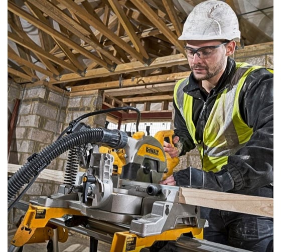 Торцовочная пила DEWALT DWS777