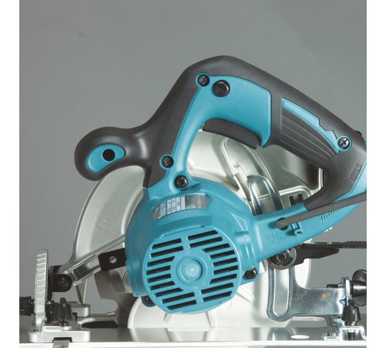 Дисковая пила Makita HS6601