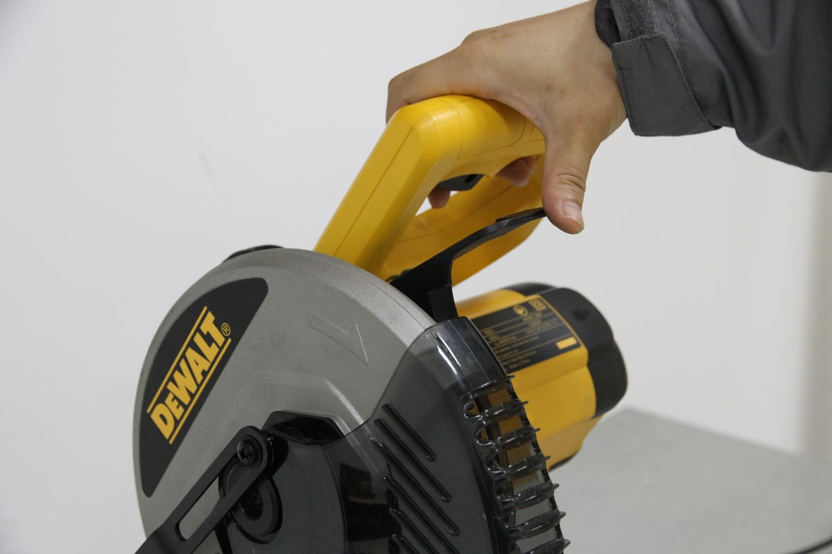 Торцовочная Пила Dewalt Dw711 Купить