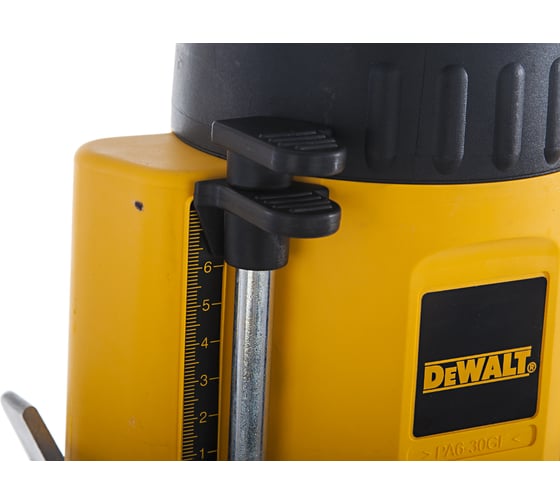 Фрезер DeWALT DW 626