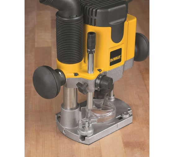 Фрезер DEWALT DW 621 K