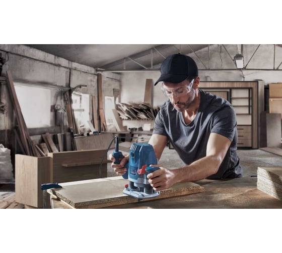 Фрезер Bosch GOF 130 06016B7000