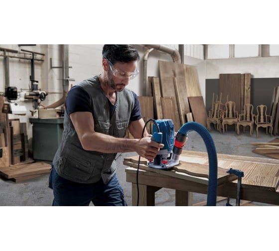 Фрезер Bosch GOF 130 06016B7000