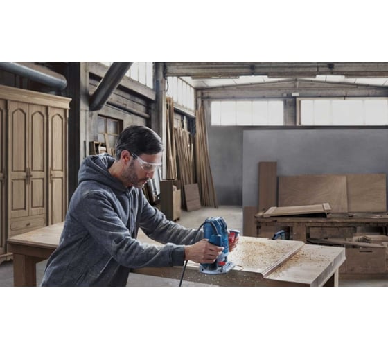 Фрезер Bosch GOF 130 06016B7000