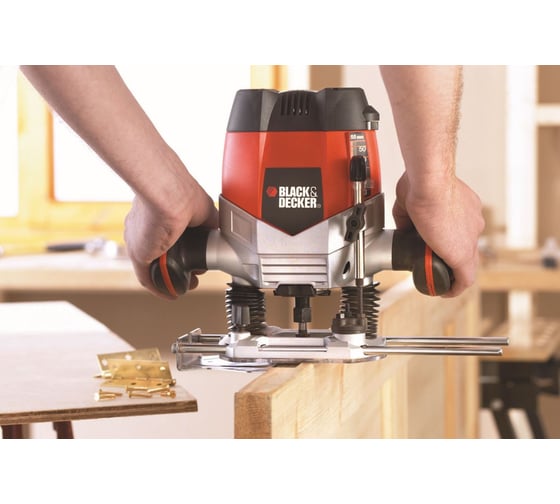 Фрезер Black Decker KW 900 E