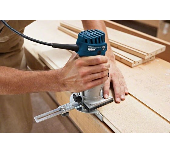 Кромочный фрезер Bosch GKF 600 Professional 0.601.60A.120