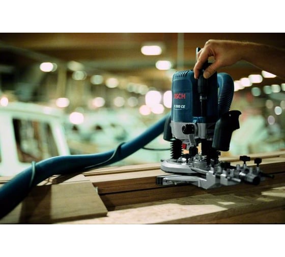 Фрезер Bosch GOF 2000 CE 0.601.619.770