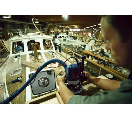 Фрезер Bosch GOF 2000 CE 0.601.619.770