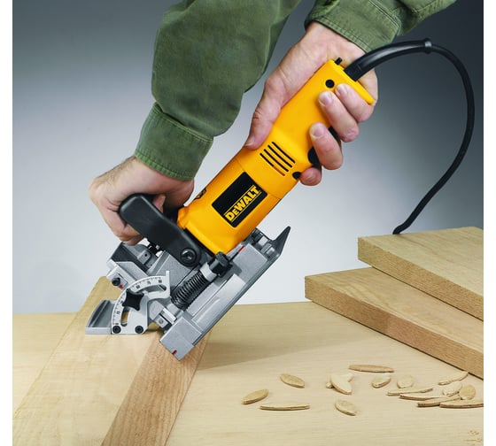 Ламельный фрезер DEWALT DW 682 K