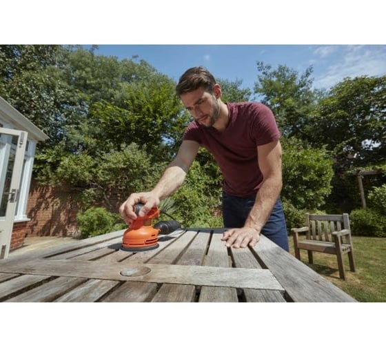 Эксцентриковая шлифмашина Black&Decker BEW210-QS