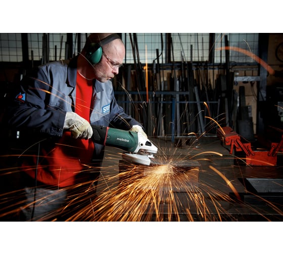 Угловая шлифмашина Metabo WEA 24-230 MVT Quick 606472000
