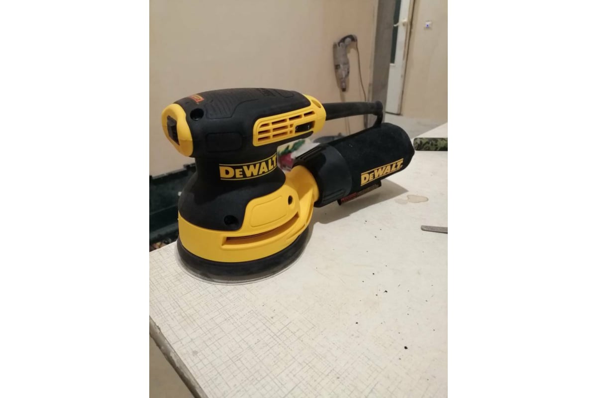 Эксцентриковая шлифмашина DEWALT DWE6423