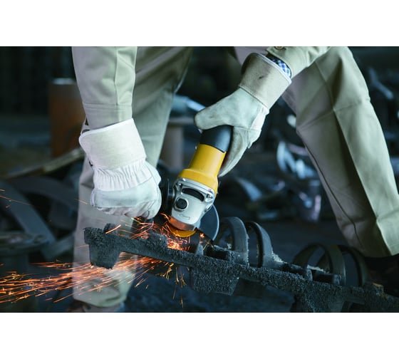 Угловая шлифмашина STANLEY STGS7125