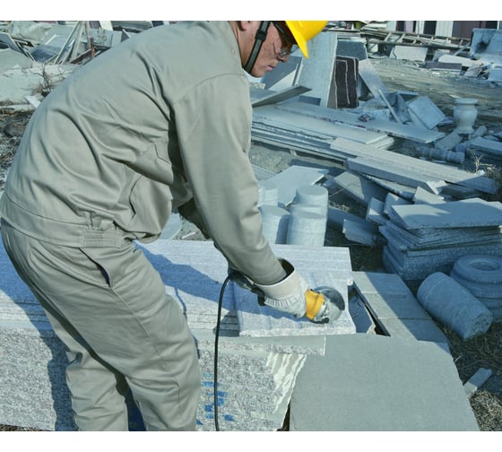 Угловая шлифмашина STANLEY STGS7125