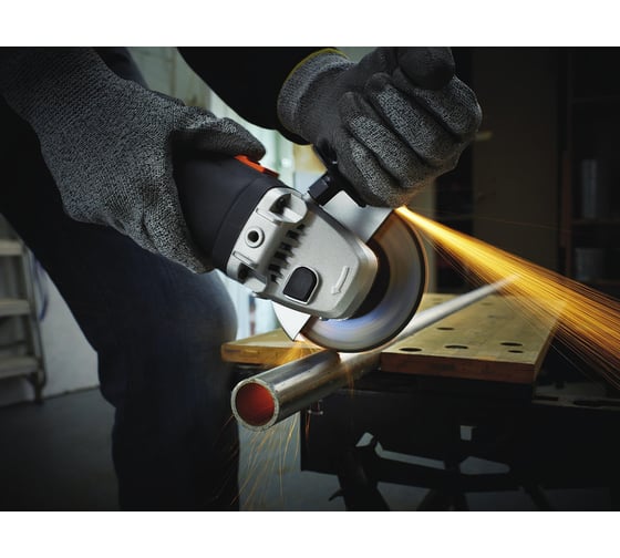 Угловая шлифовальная машина Black+Decker KG912