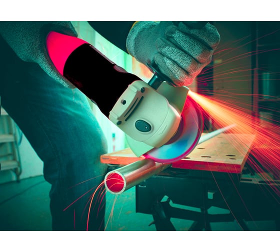 Угловая шлифовальная машина Black+Decker KG1202
