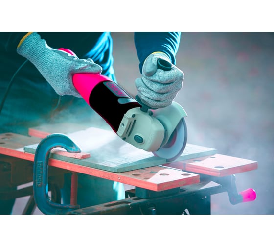 Угловая шлифовальная машина Black+Decker KG1202