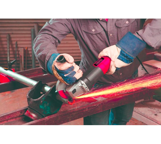 Угловая шлифовальная машина Black&Decker KG8215