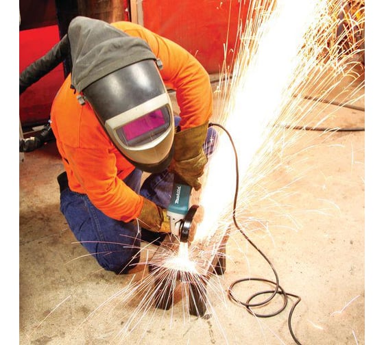 Угловая шлифмашина Makita 9565PCV
