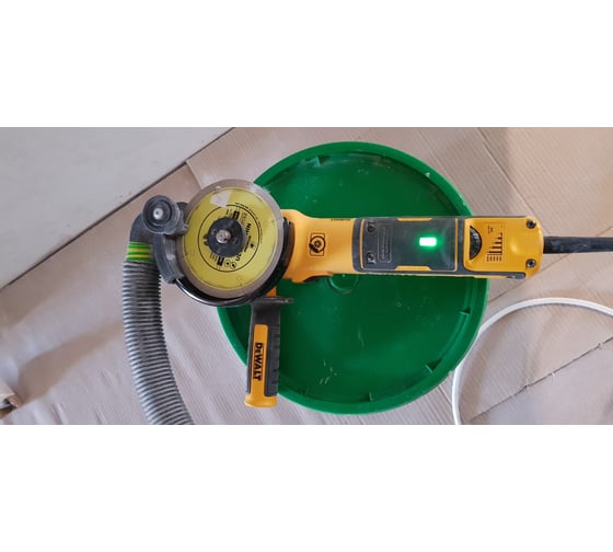 Бесщёточная угловая шлифмашина DEWALT DWE4357-QS 7