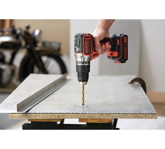 Аккумуляторная ударная дрель-шуруповерт Black&Decker BL188N