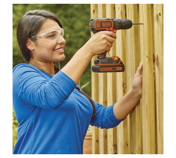 Аккумуляторная дрель-шуруповерт Black&Decker DW 720 BDCDC18B
