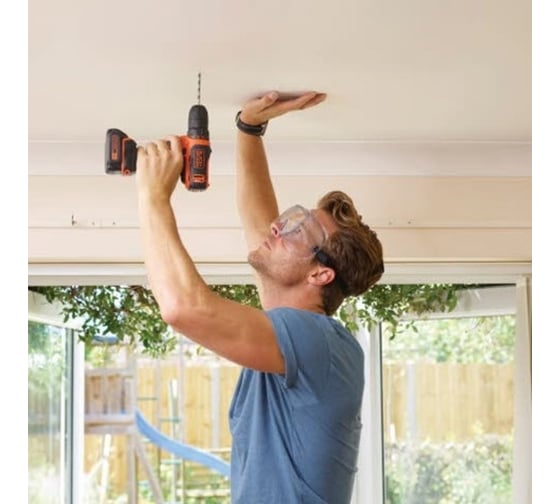 Компактная аккумуляторная дрель-шуруповерт Black&Decker BDCDD12KB-QW