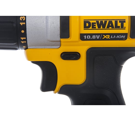 Аккумуляторная дрель-шуруповерт DEWALT DCF 610 S2