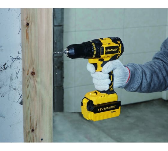 Бесщеточная дрель-шуруповерт Stanley SBD201M2K-RU