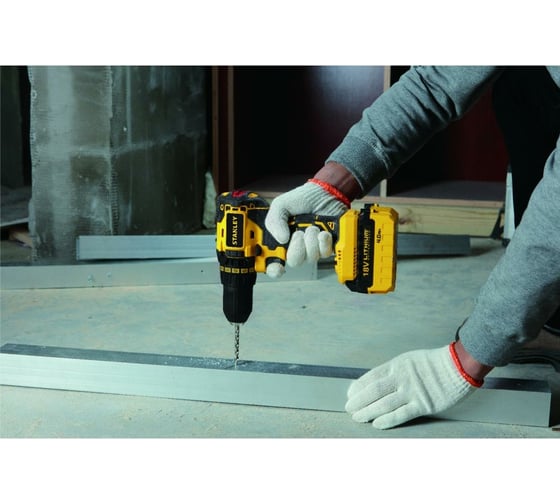 Бесщеточная дрель-шуруповерт Stanley SBD201M2K-RU