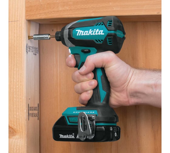 Шуруповерт аккумуляторный ударный бесщеточный Makita18В, 18В,1x5Ач, Li-ion,0-3400об\м,6-ти гр1\4",1.3кг,кейс,170Нм,М5-М16 DTD153RT