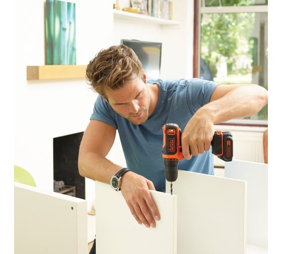 Компактная аккумуляторная дрель-шуруповерт Black&Decker 10.8В BDCDD12B-QW