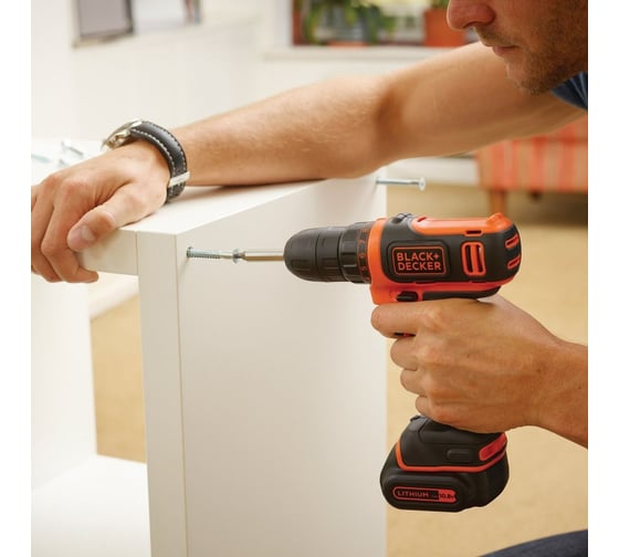 Компактная аккумуляторная дрель-шуруповерт Black&Decker 10.8В BDCDD12B-QW