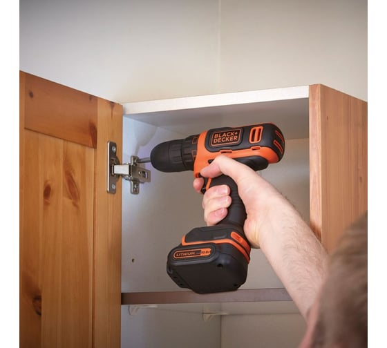 Компактная аккумуляторная дрель-шуруповерт Black&Decker 10.8В BDCDD12B-QW