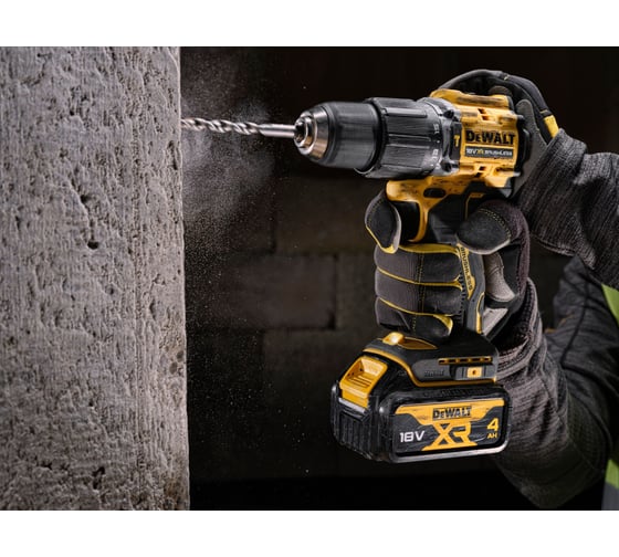 Аккумуляторная ударная дрель-шуруповерт DEWALT DCD100YM2T, 18 В, 1650 об/мин, 28050 уд/мин, с 2 АКБ 4 Ач и ЗУ, в кейсе TSTAK DCD100YM2T-QW
