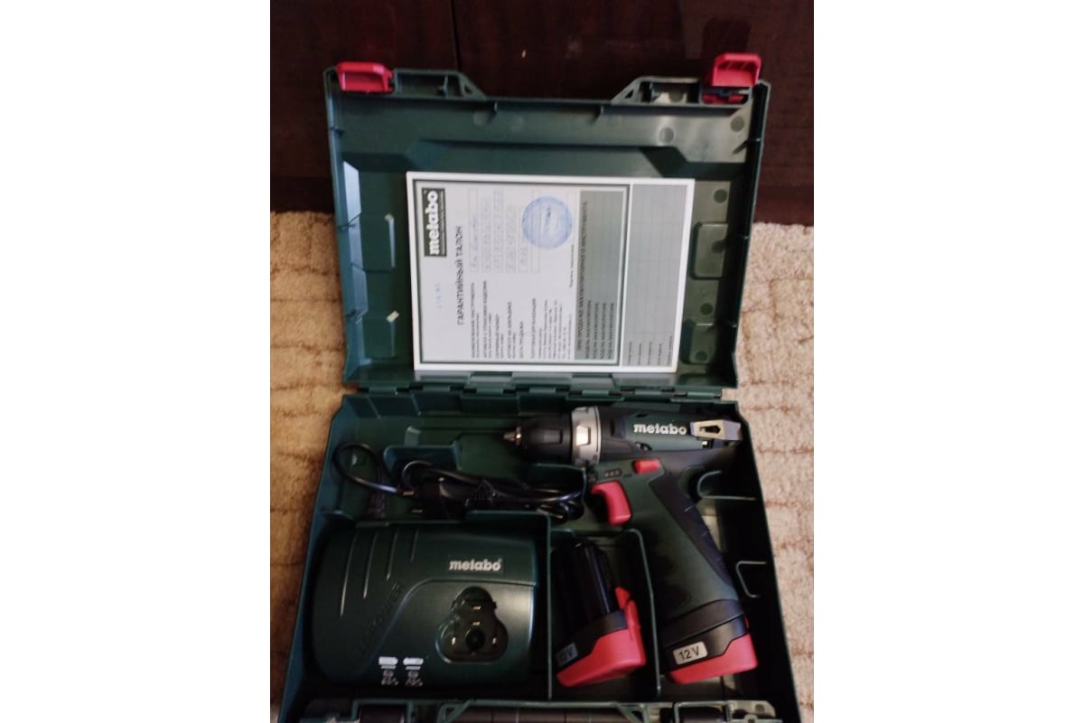  дрель-шуруповерт Metabo PowerMaxx BS 12 В, 2х2.0, LC12 .