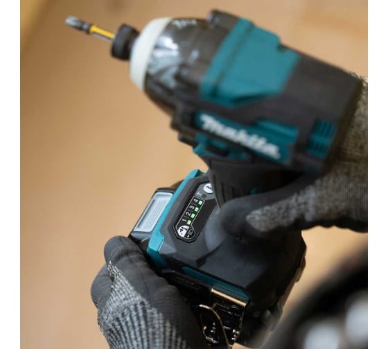Шуруповерт аккумуляторный ударный Makita XGT 40 В, бесщеточный, 1/4", 230 Нм, 4 режима удара, T-режим, 2x2.5 Ач, аккумуляторы и быстрое зарядное устройство, Makpac 2 TD004GD201