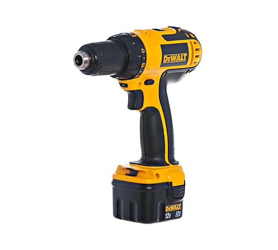 Аккумуляторная дрель DEWALT DC 743 KB