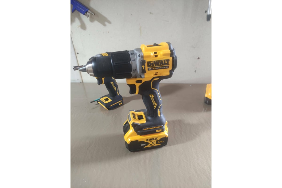Аккумуляторная дрель шуруповерт dewalt dcd708d2t. Бесщеточная дрель-шуруповерт dewalt dcd791p2. dcd790d2. dcd 791 vs 800 dewalt. dewalt дрель акк dcd790m2.