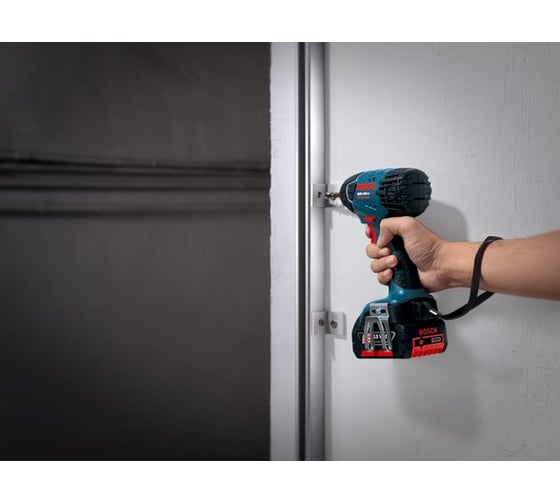 Аккумуляторный ударный гайковерт Bosch GDR 18 V-Li 0.601.9A1.300