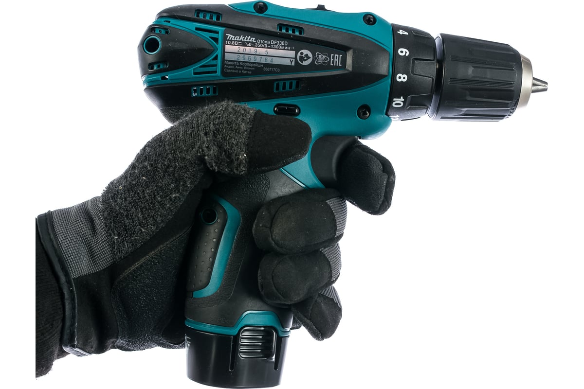 Аккумуляторная дрель-шуруповерт Makita DF330DWE