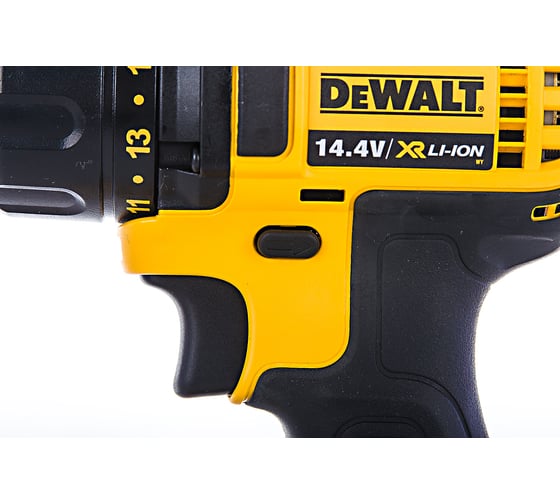 Аккумуляторная дрель-шуруповерт DeWALT DCD 730 C2P