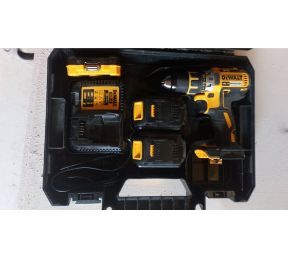 Аккумуляторная дрель-шуруповерт DEWALT DCD 790 M2 20