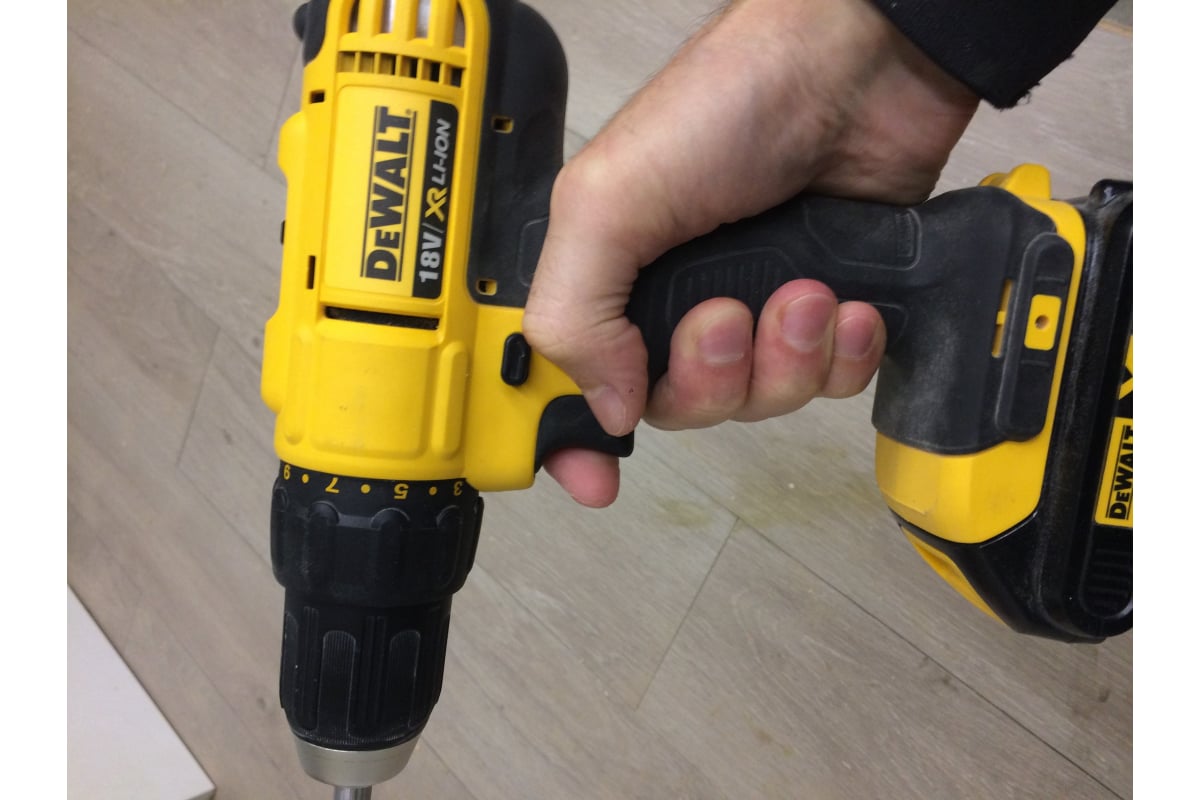 Dewalt deals dcd771c2 18v