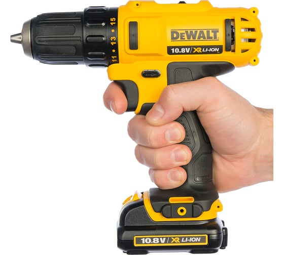 Аккумуляторная дрель-шуруповерт DEWALT DCD 710 C2