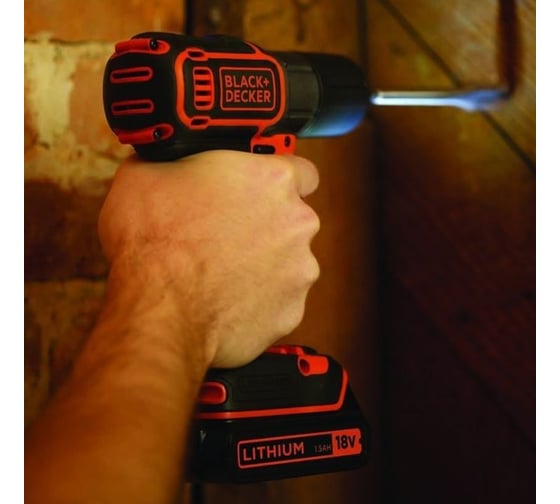 Аккумуляторная дрель-шуруповерт Black+Decker ASD18K
